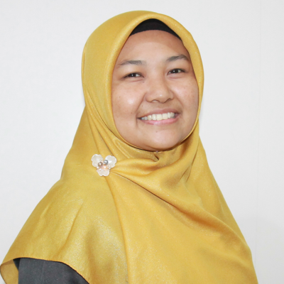 Ibu Yulia Fitri